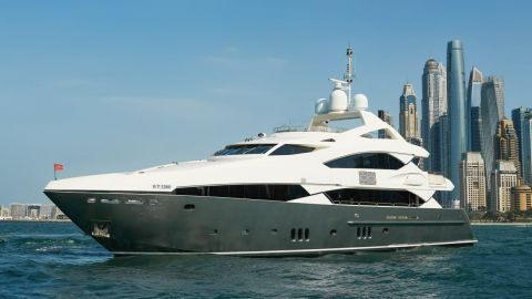 Sunseeker Superyacht Experience : VIP Dinner, Premium Drinks & Live Music