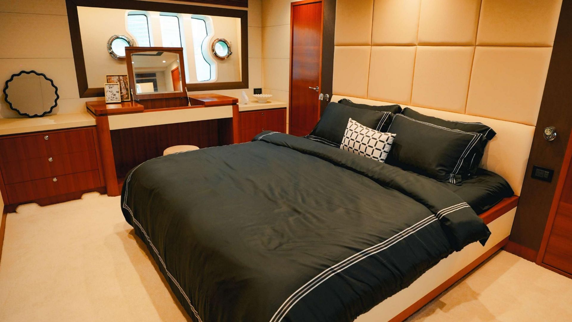 Dubai Marina Afternoon Yacht Tour with Live BBQ - 3 Hours