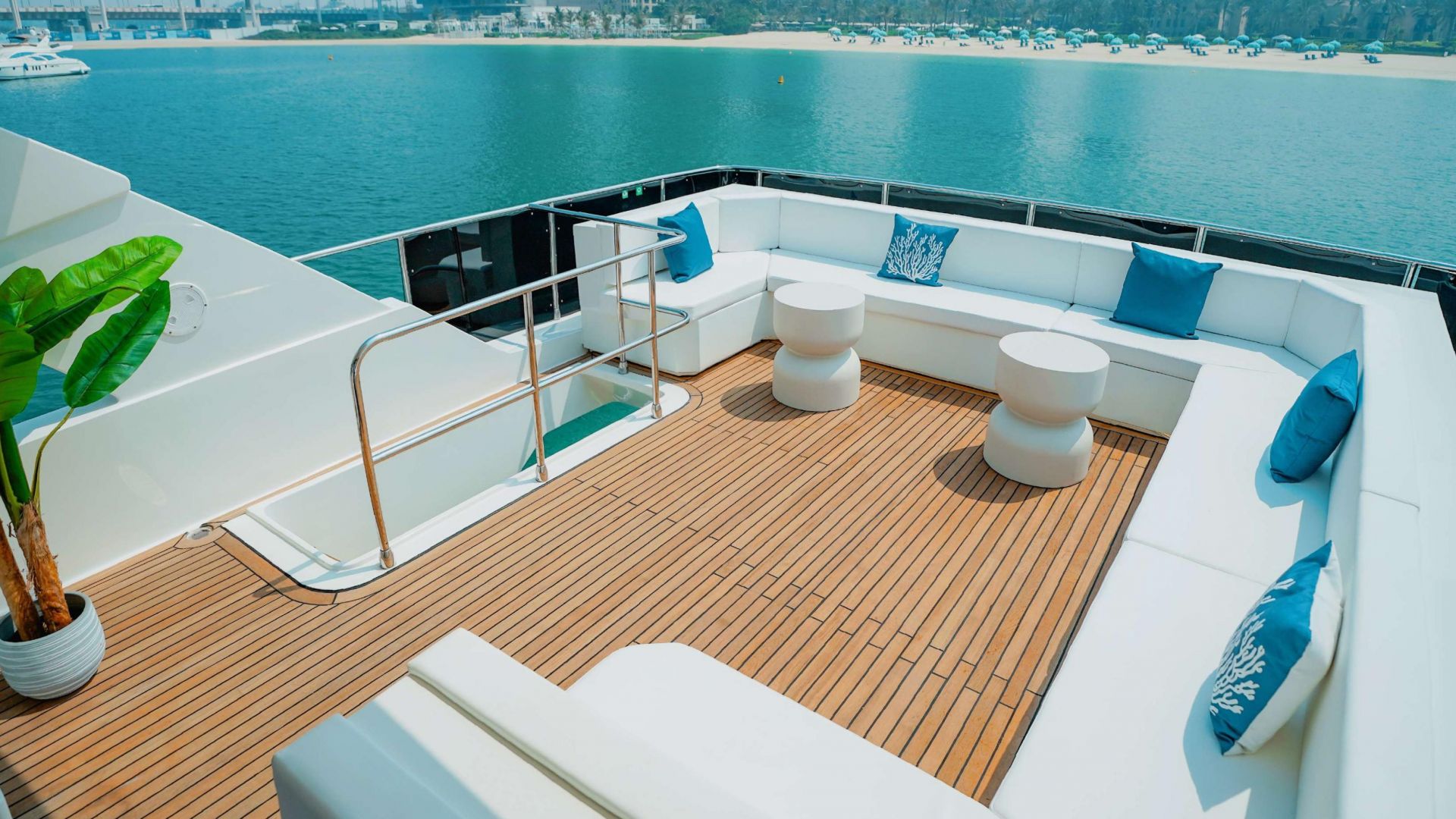 Dubai Marina Yacht Tour with Live BBQ Lunch - 2 Hours