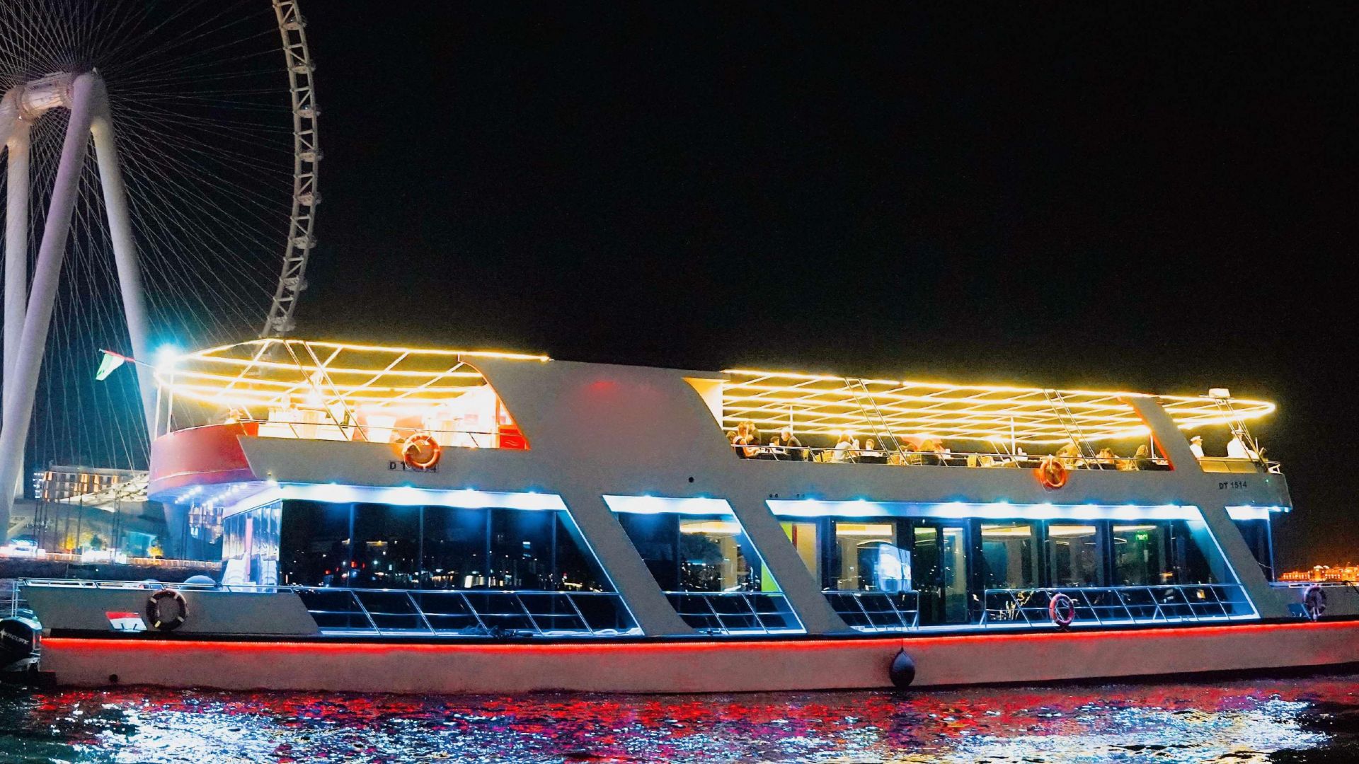90-Minute Dubai Marina Sunset Cruise with Live Music and Dinner