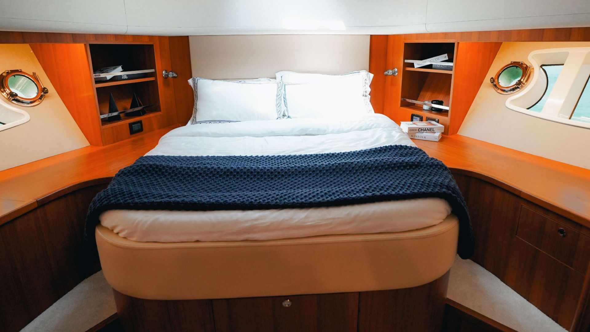 Dubai Marina -  Late Riser Sharing Yacht Tour - 2 Hours