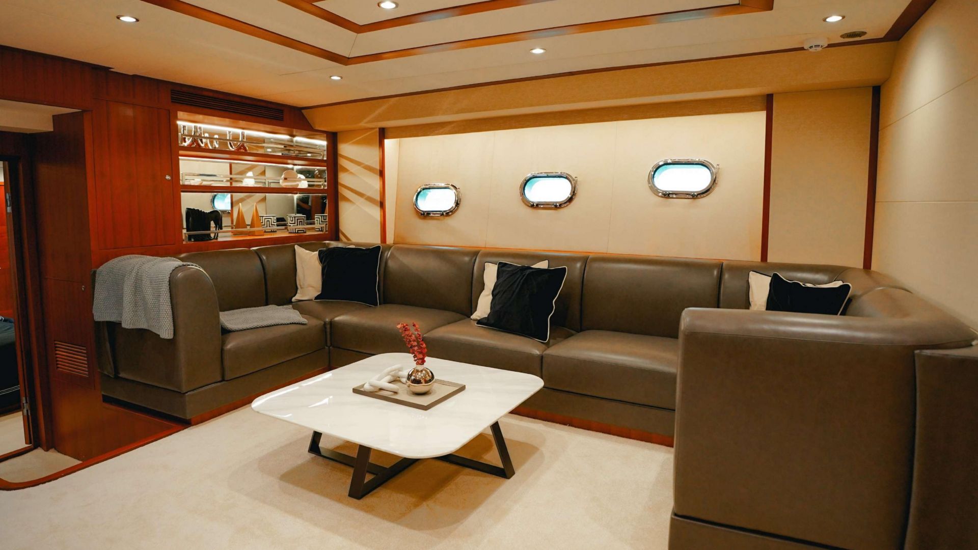 Dubai Marina -  Late Riser Sharing Yacht Tour - 2 Hours