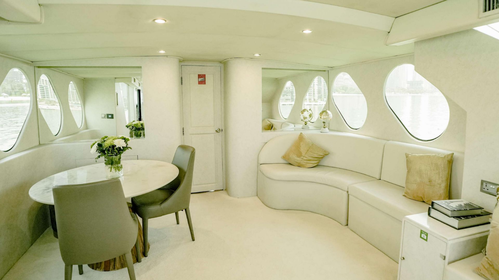 Dubai Marina Sharing Yacht Tour – 1 Hour (Standard Hours)