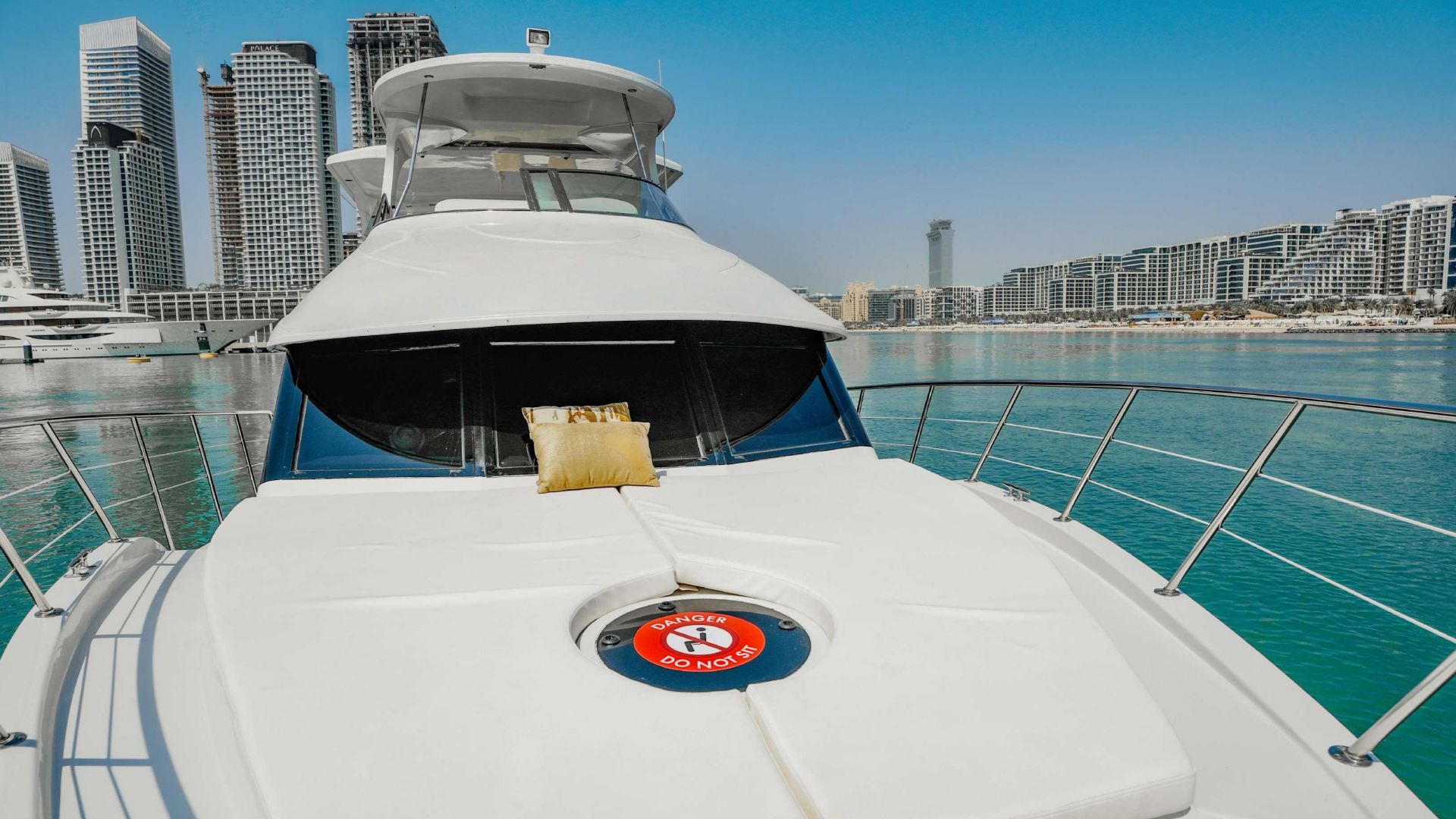Dubai Marina Sharing Yacht Tour – 1 Hour (Standard Hours)