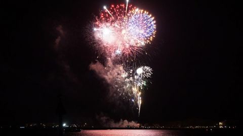 Sunset & Fireworks : Dolphin Boat Tour