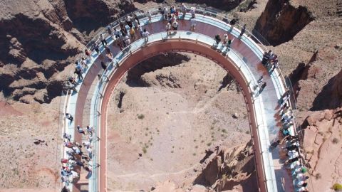 Grand Canyon West Rim by Luxury Limo Van with Hoover Dam Photo Stop and Skywalk Tickets