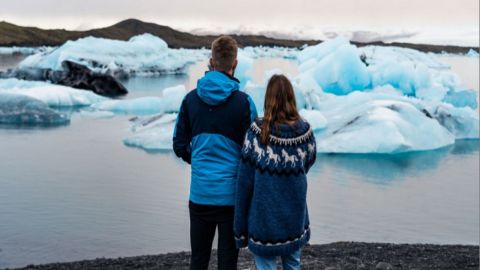 Jökulsárlón Glacial Lagoon & Diamond Beach w/Boat (with hotel pick up)