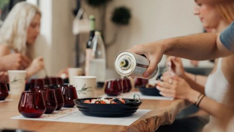 Athens: Guided Olive Oil Tour with Tasting & Snacks