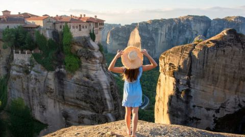 Meteora Day Trip by Bus with Optional Lunch