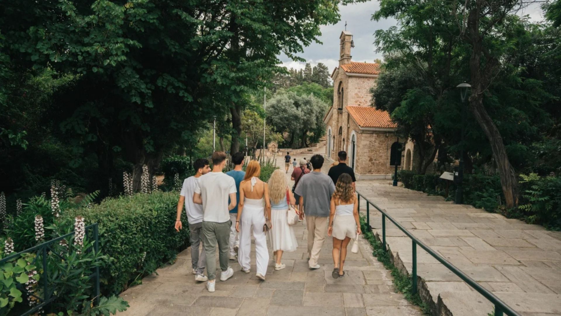 Athens: Guided Olive Oil Tour with Tasting & Snacks