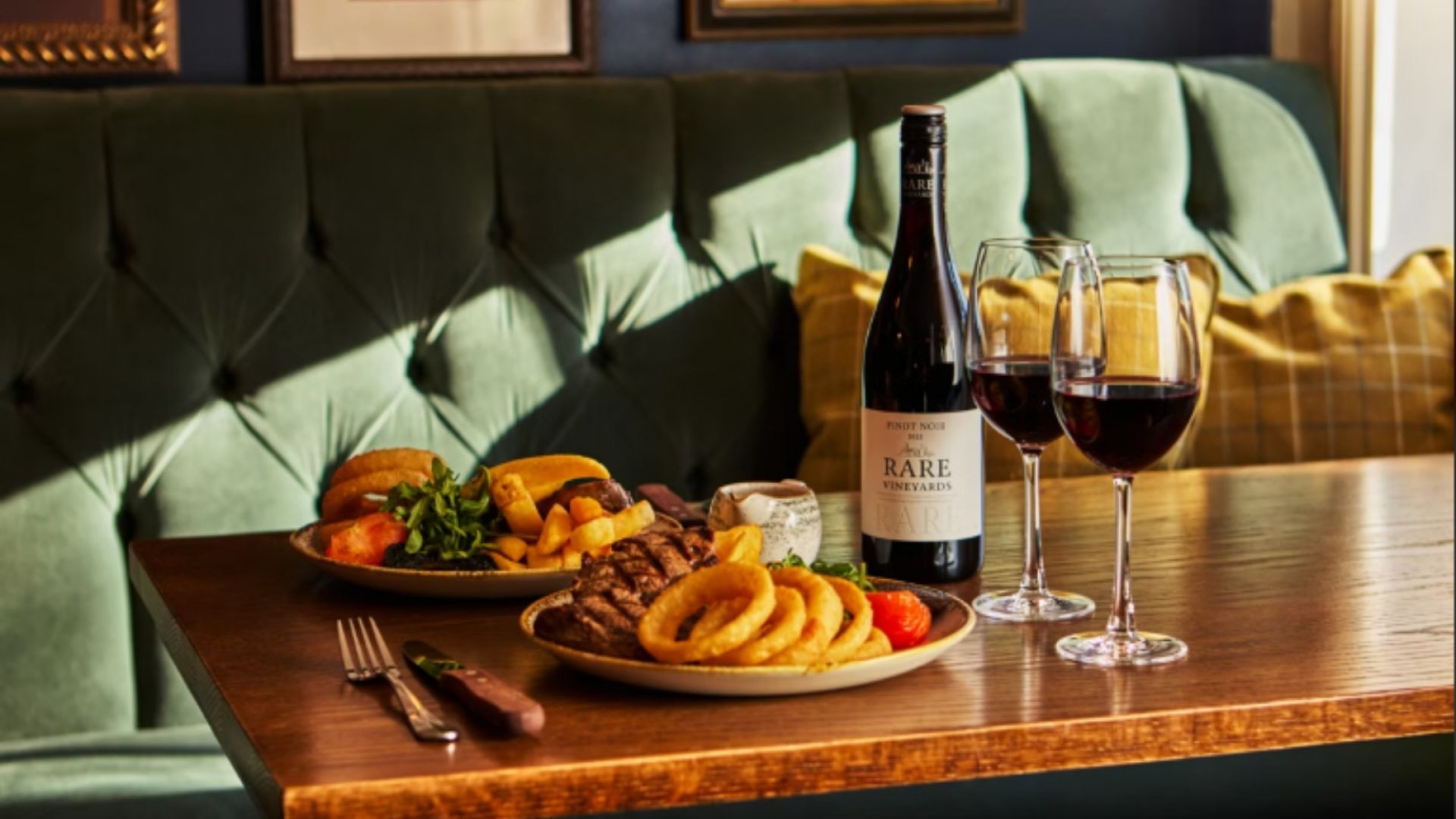 Steak Dining and Wine for Two at a Traditional Pub