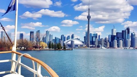 Downtown Toronto Walking Tour & 1 Hour Harbour Cruise