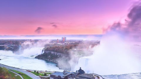 Niagara Falls Walking Tour with Boat Cruise