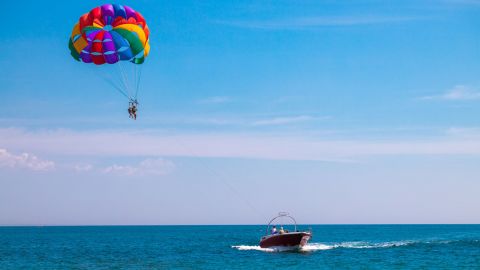 Parasailing Adventures out of the Gulf Shores Bahama Bobs Location