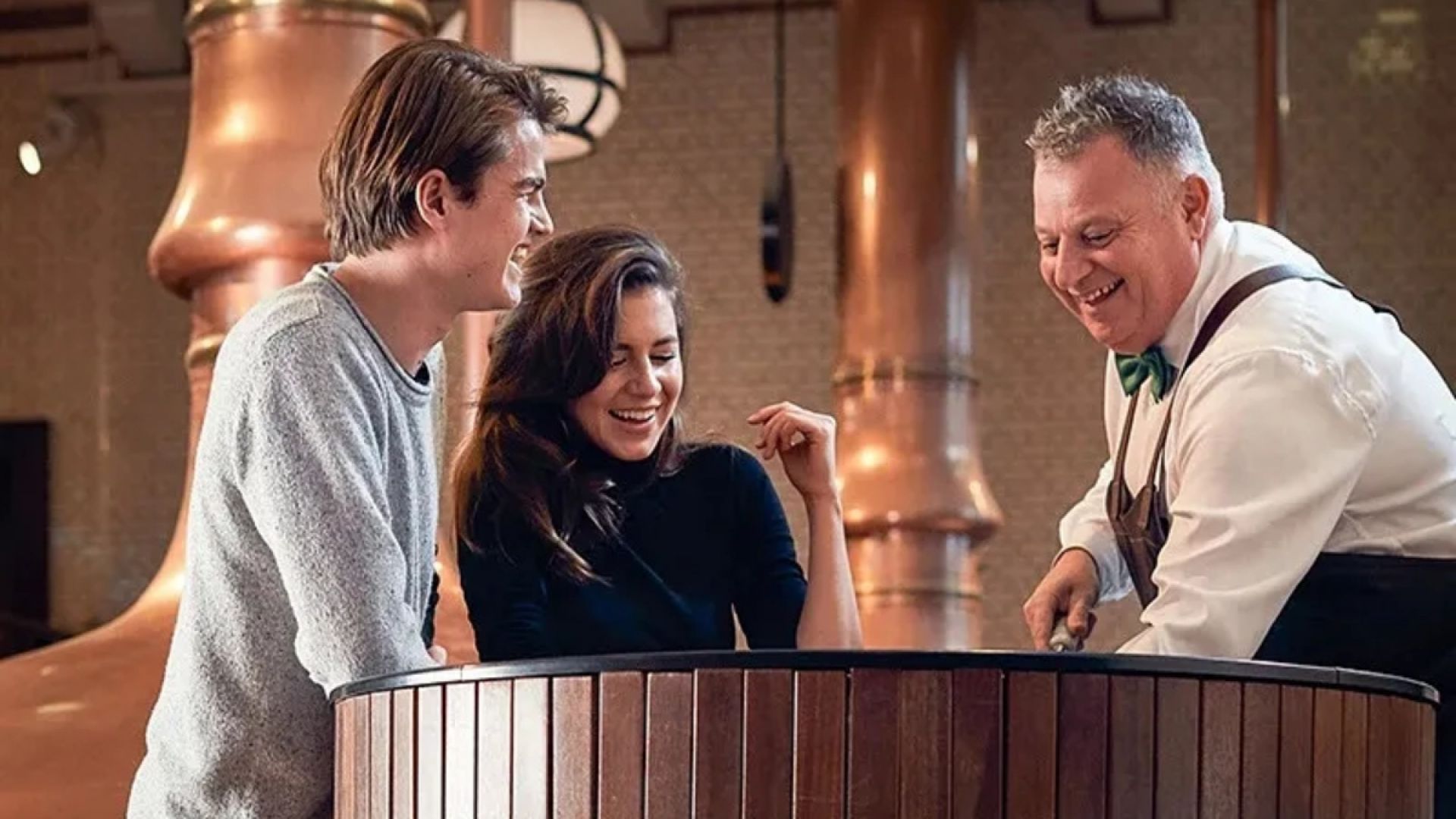 Hop on Hop off 24 hrs bus + Heineken Experience