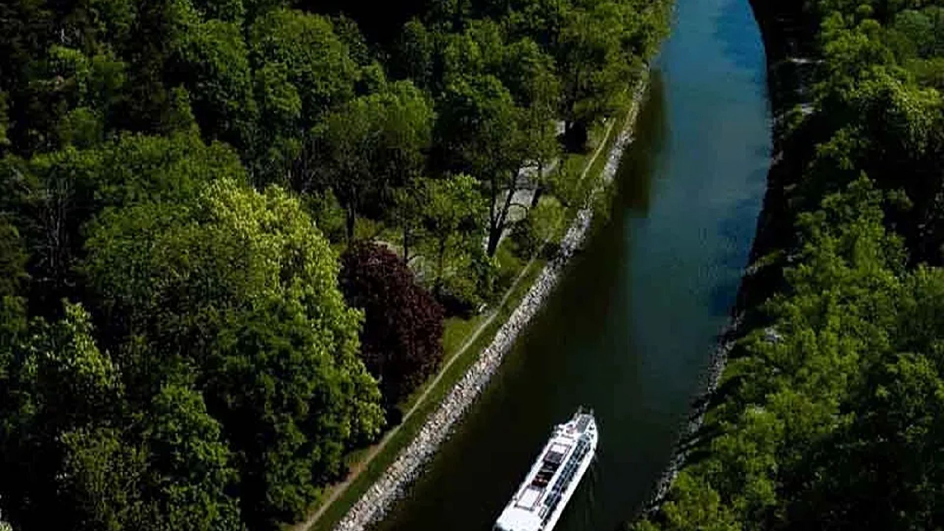 Stockholm: Royal Bridges & Canal Boat Cruise