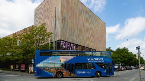 Munich 24h Hop On Hop Off Grand Circle (City & Nymphenburg / Olympic Park / SeaLife / BMW)