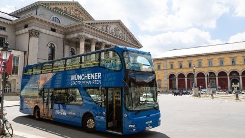 Munich 48h Hop On Hop Off Grand Circle (City & Nymphenburg / Olympic Park / SeaLife / BMW)