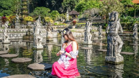Bali Instagram: Gate of Heaven Temple with Tour Guide & Breakfast