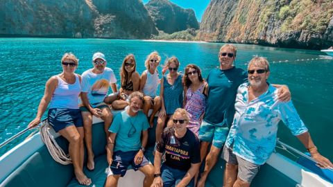 Phuket: Phi Phi & Bamboo Islands Day Trip with Buffet Lunch