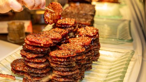 Singapore Foodie Experience Guided Tour with 5 Tastings: Evening Tour