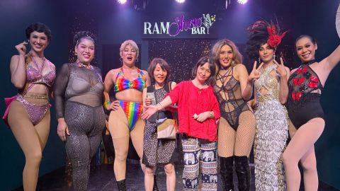 Chiang Mai: Ladyboy Cabaret – Stories, Dinner and Sparkle