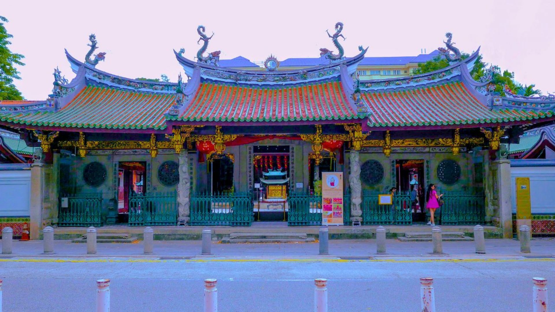 Singapore: City and Temples Tour with Gardens by the Bay Ticket