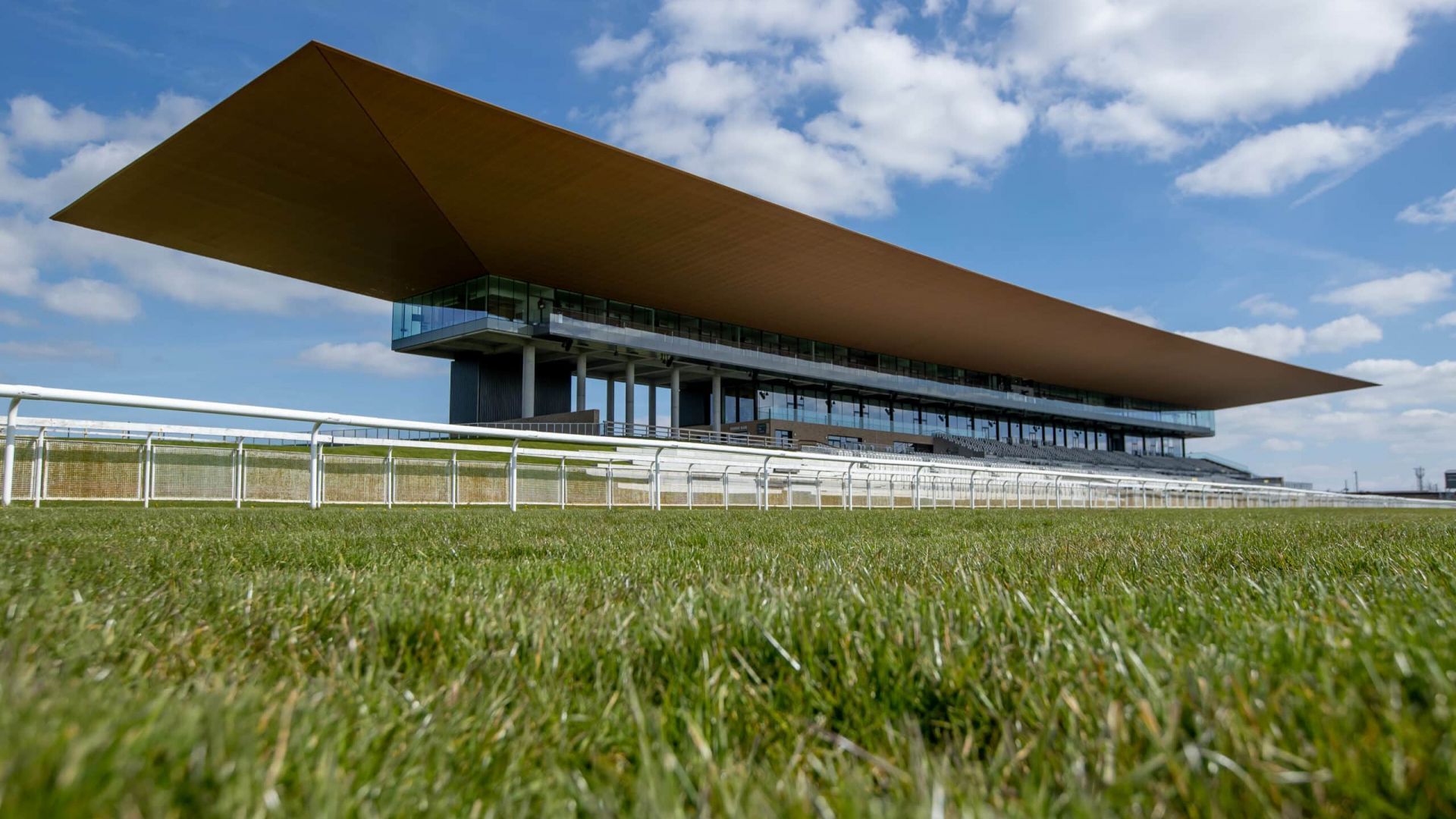 Breakfast & Behind-the-Scenes: ‘The Curragh Racecourse Experience’