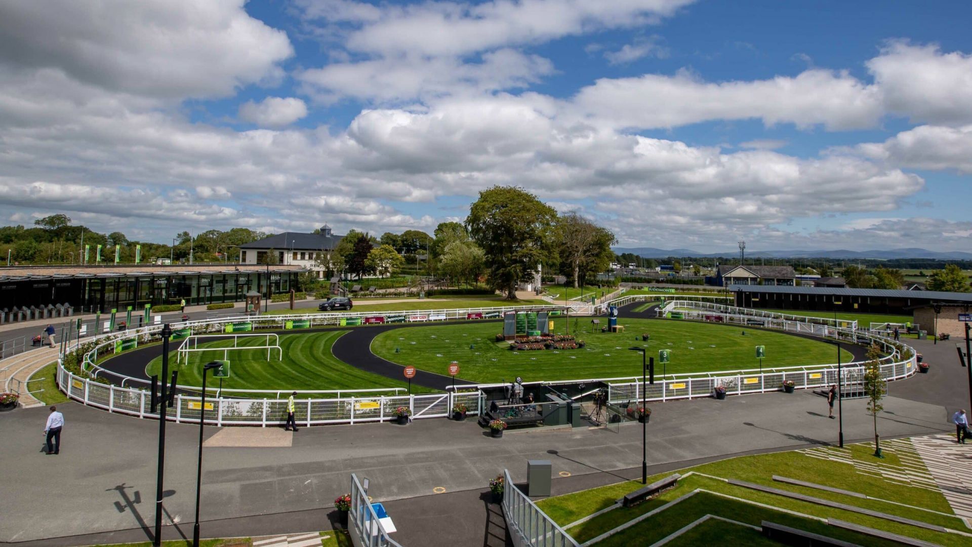 Gift the Experience: 'Breakfast & Behind-the-Scenes - The Curragh Racecourse Experience’