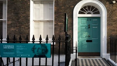 London Charles Dickens Puzzle Questo and Self-Guided Tour