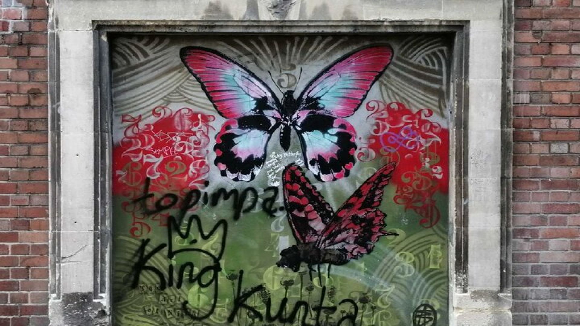 Bristol Street Art: Banksy Exploration Game and Tour