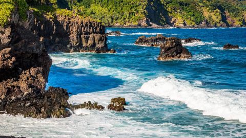 Public Road to Hana Tour