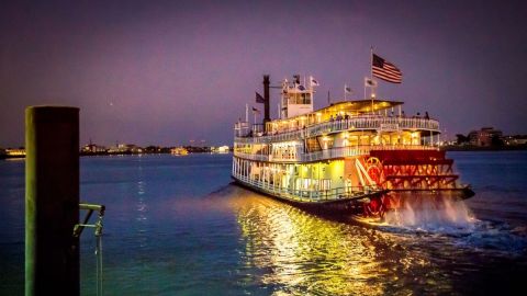 Steamboat NATCHEZ Jazz Dinner Cruise