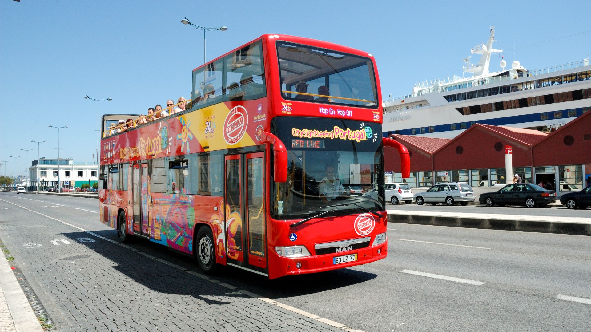 Hop-On Hop-Off Lisbon - Red and Blue Routes 24 hours