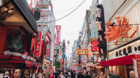 Osaka Retro Streets & Local Eats Adventure