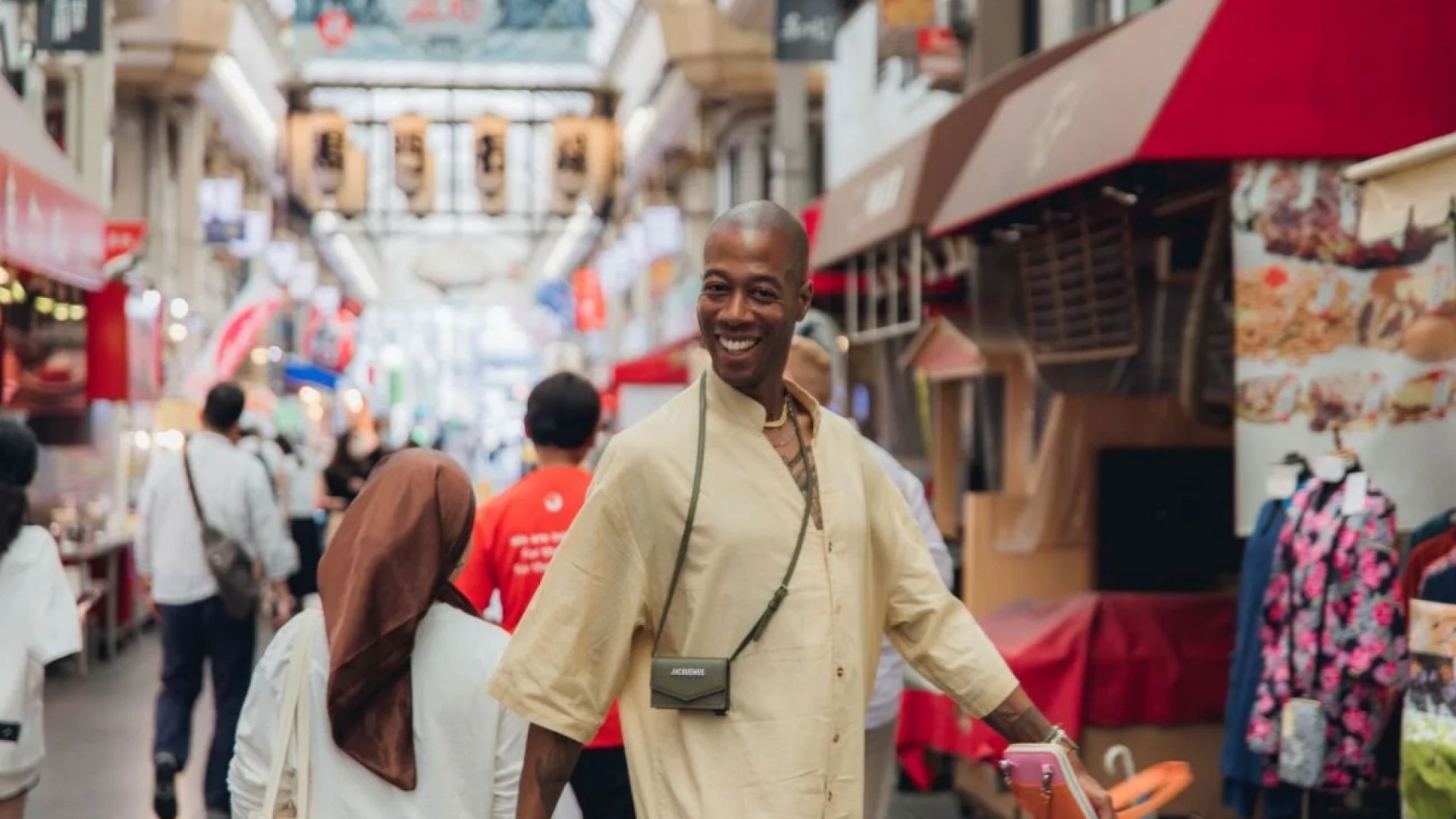 Osaka Retro Streets & Local Eats Adventure