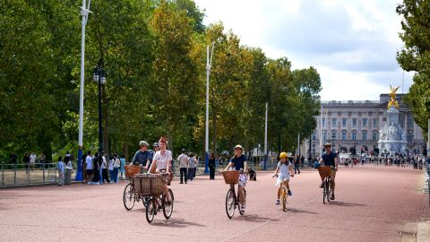 Landmarks and Gems: Royal London Bike Tour