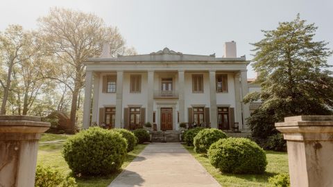 The Belle Meade Mansion Tour + Wine Tasting