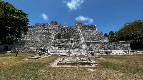 Cancún: El Mecó Mayan Ruins Guided Tour