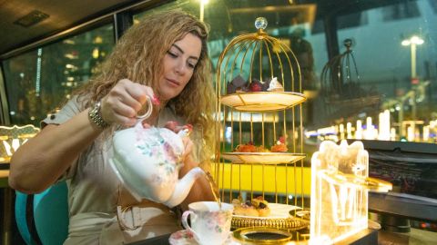 BusTronomy Dubai: Panoramic Afternoon Tea Experience