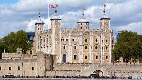 Private Guided Tour: Tower of London Including Tickets & Pickup