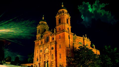 Haunted History and Murder Mystery Ghost Trolley Tour