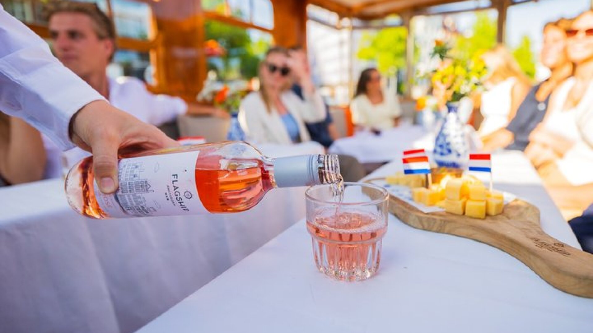 Amsterdam Classic Saloon Boat Cruise with Drinks and Cheese
