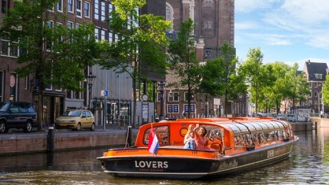 Amsterdam Sightseeing Canal Cruise with Audio Guide