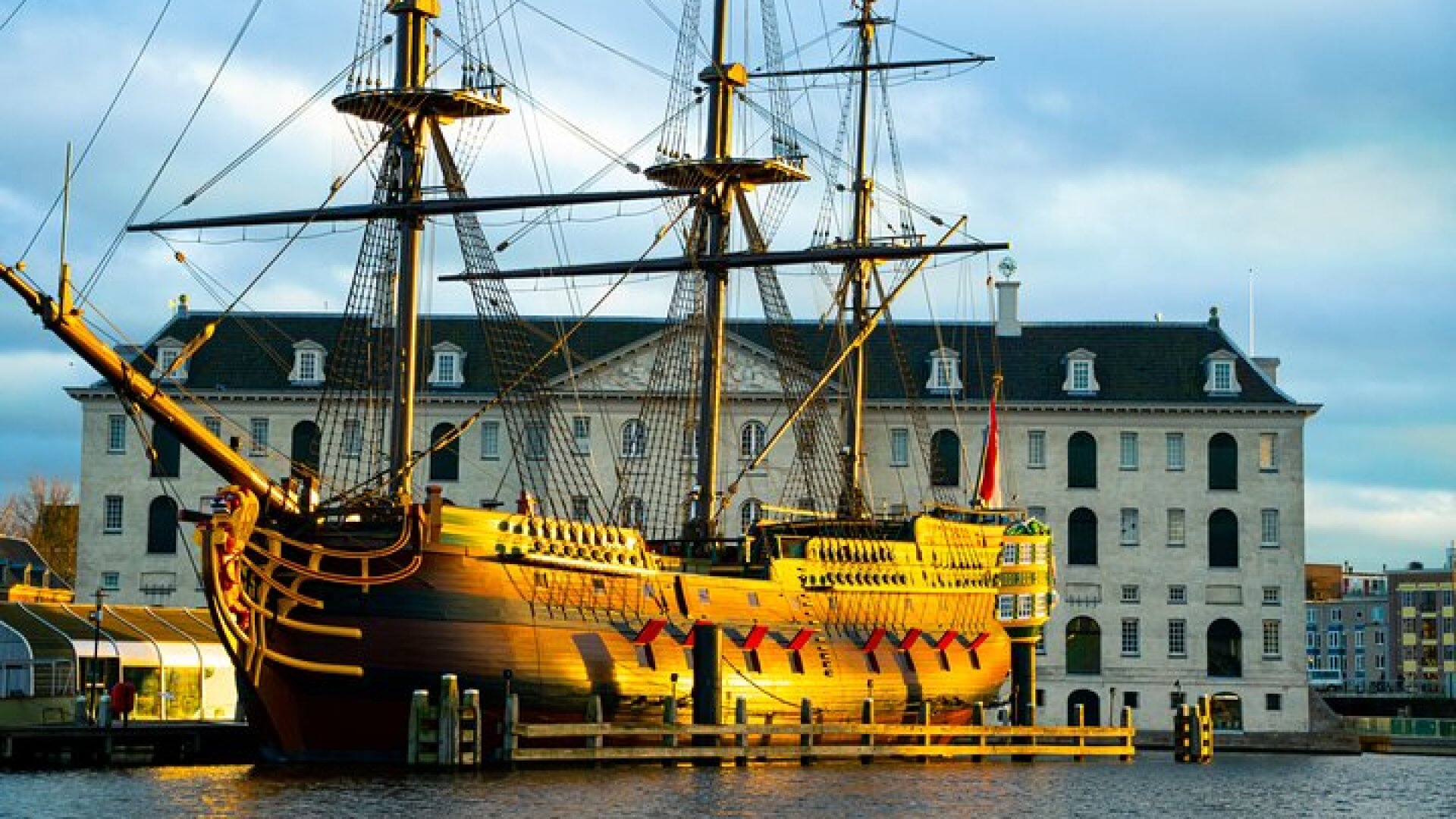 Amsterdam Evening Cruise Incl Drinks and Bites - Small Group Tour