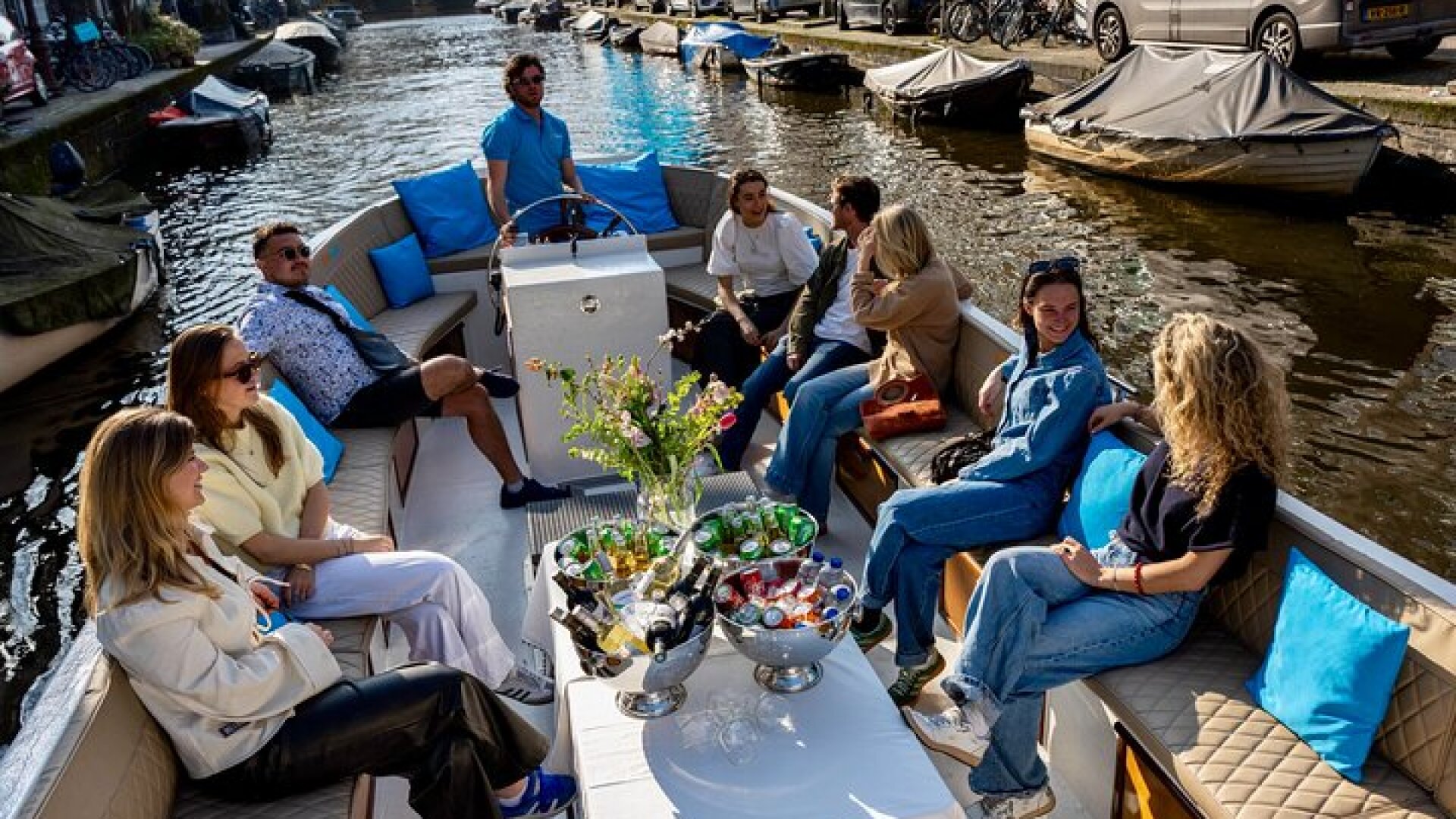 Amsterdam Canal Cruise in Open Boat with Unlimited Drinks Option