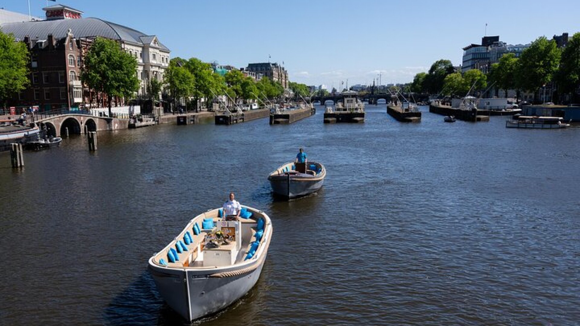 Amsterdam Canal Cruise in Open Boat with Unlimited Drinks Option