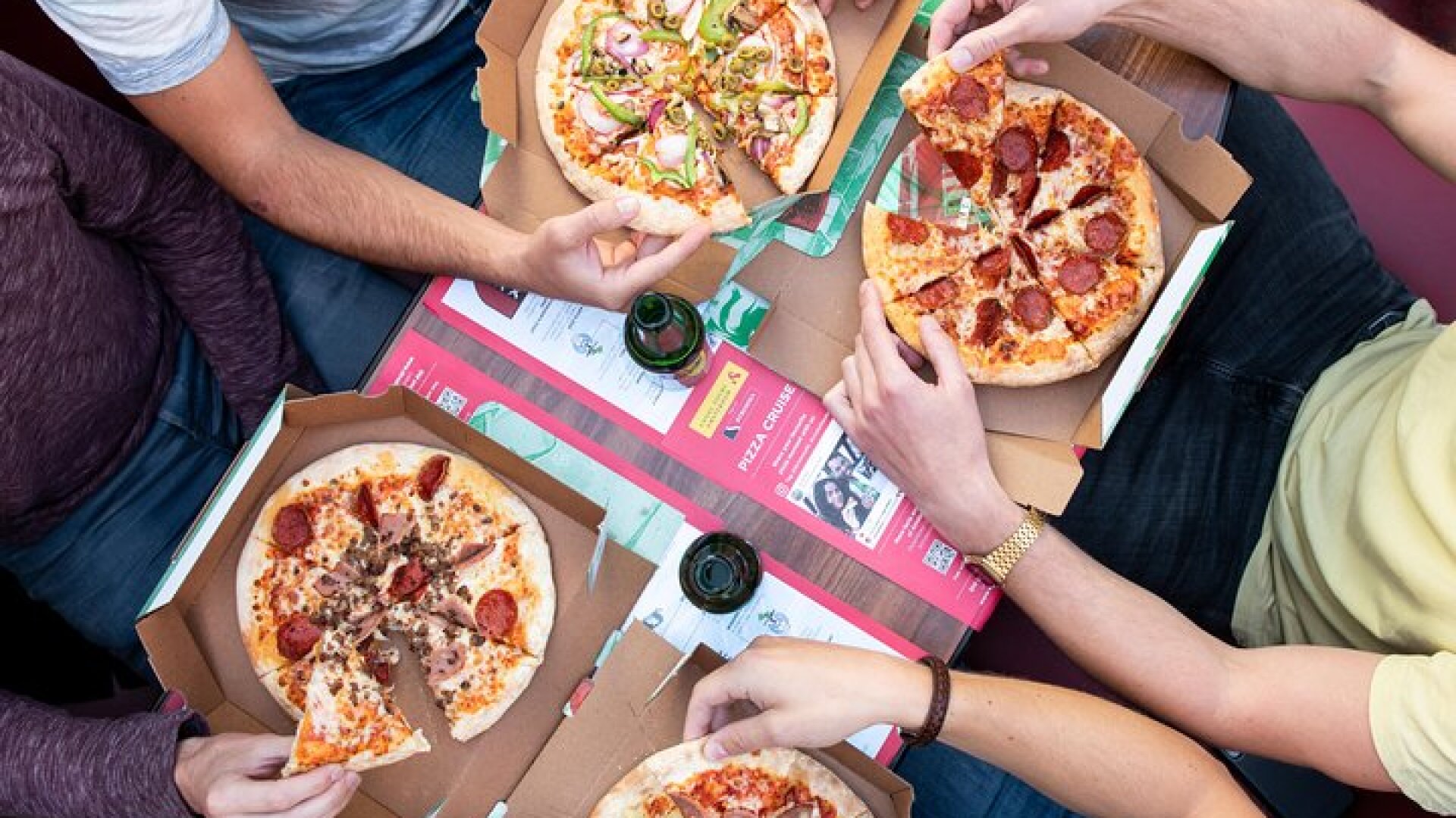 Amsterdam Pizza Cruise with Unlimited Drinks