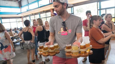 The Brew Bus: Austin Brewery Tour with Live Band
