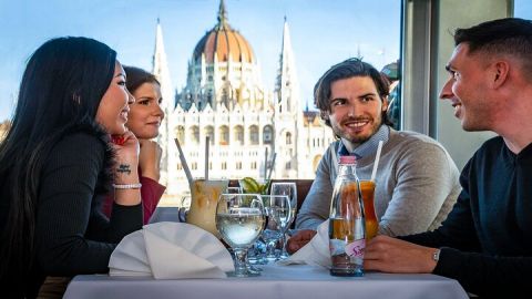 Budapest Danube Cruise with Audioguide and Panorama Terrace